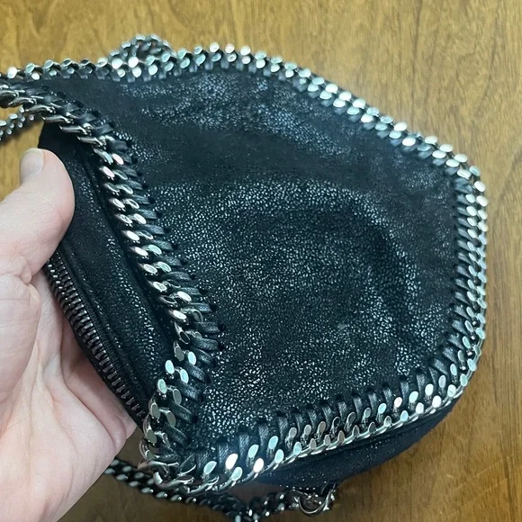 Stella McCartney Black Crossbody cat shaped Bag with Silver Chain - Picture 5 of 7